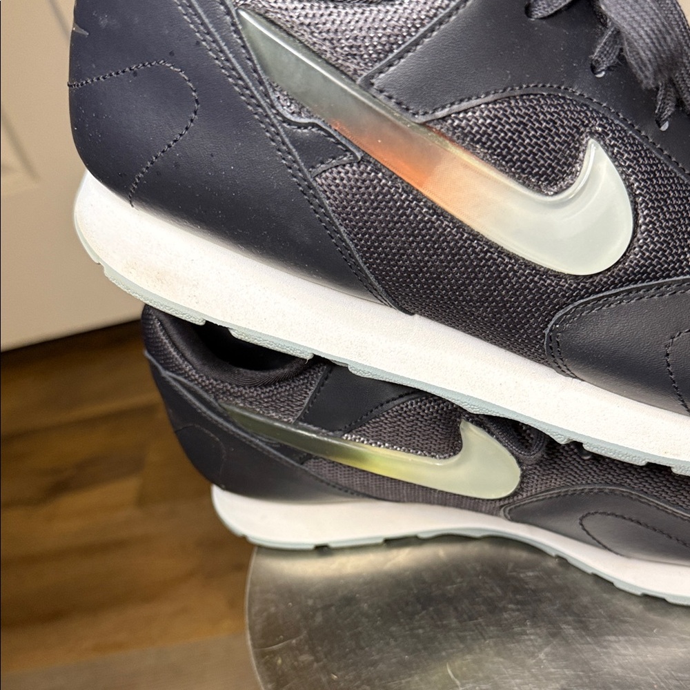 Nike Black and White Athletic Shoes - Picture 10 of 15